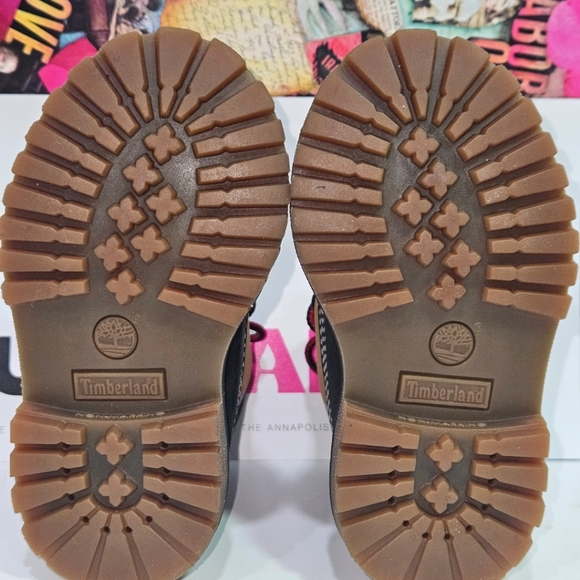 Timberland Black and Brown Boots with Rugged Design - Picture 10 of 12